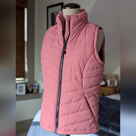 DSG Jackets & Blazers - DSG Quilted Vest